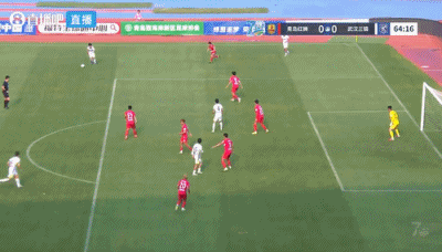 足协杯点球鏖战：武汉三镇4-3险胜青岛红狮，张东海方镜淇互献神扑
