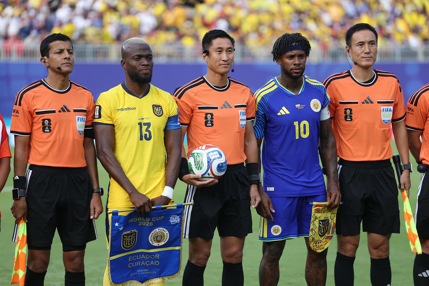 马宁：女儿胶粘足球开裂后重粘，家人从未拖后腿