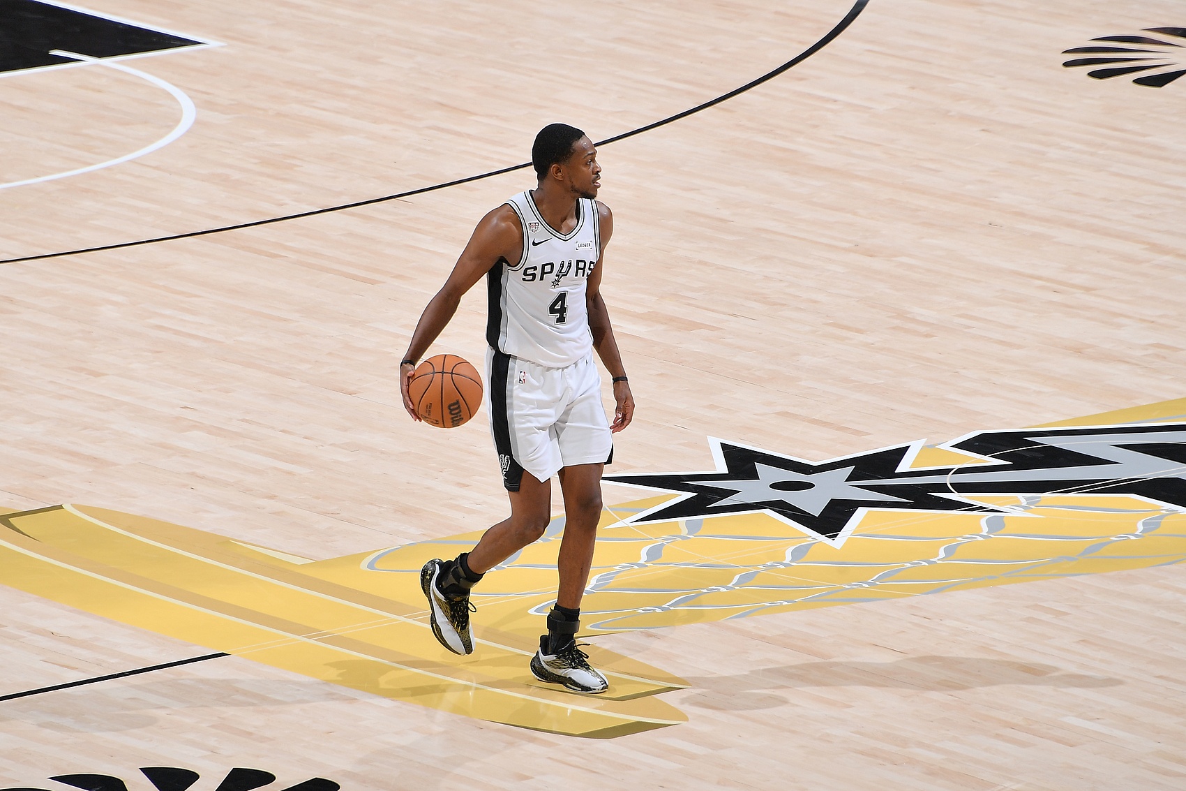 勒布朗的Le不是贵族前缀,美国非裔造名运动产物 勒布朗的Le不是贵族前缀,美国非裔造名运动产物