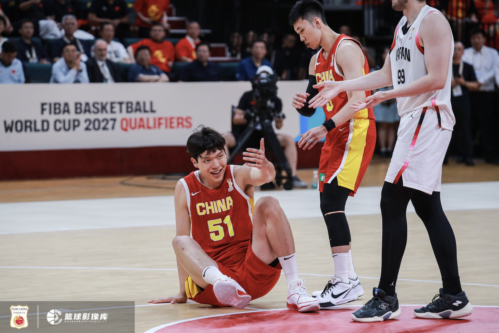 主场19分惨败日本，袁方：中国篮球已陷入恶性循环