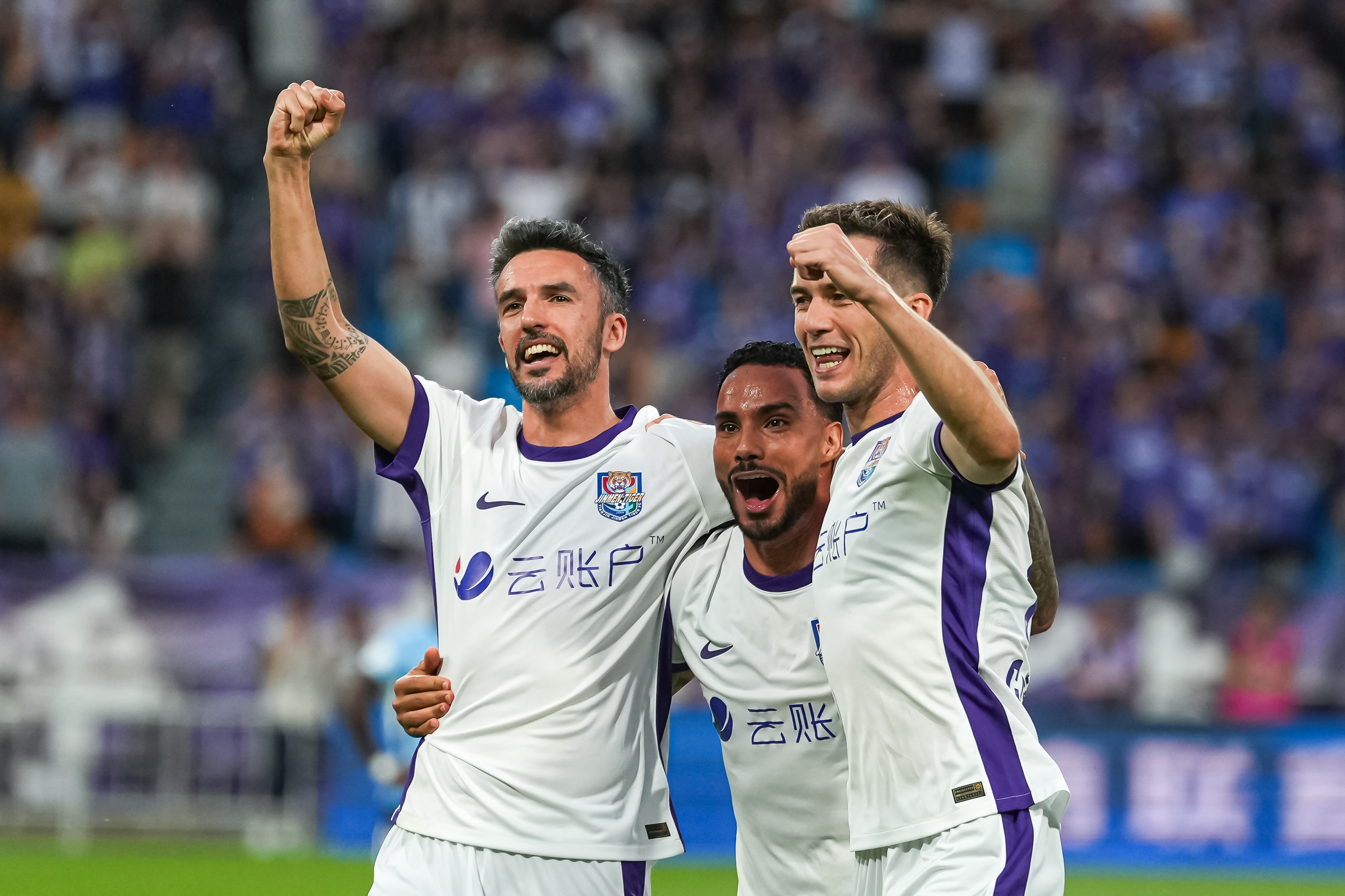 津门虎3-0深圳新鹏城：周密预案卸保级包袱，于根伟远程调度有术