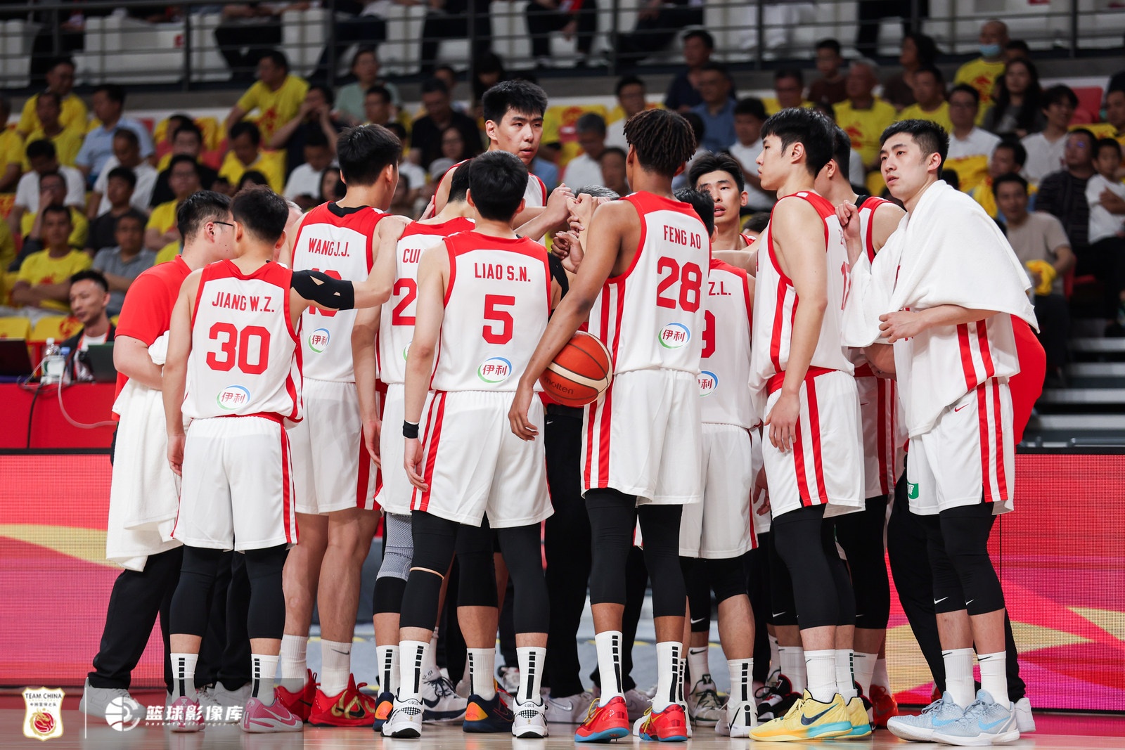 中国男篮83-78力克乌拉圭 裁判抢戏成焦点