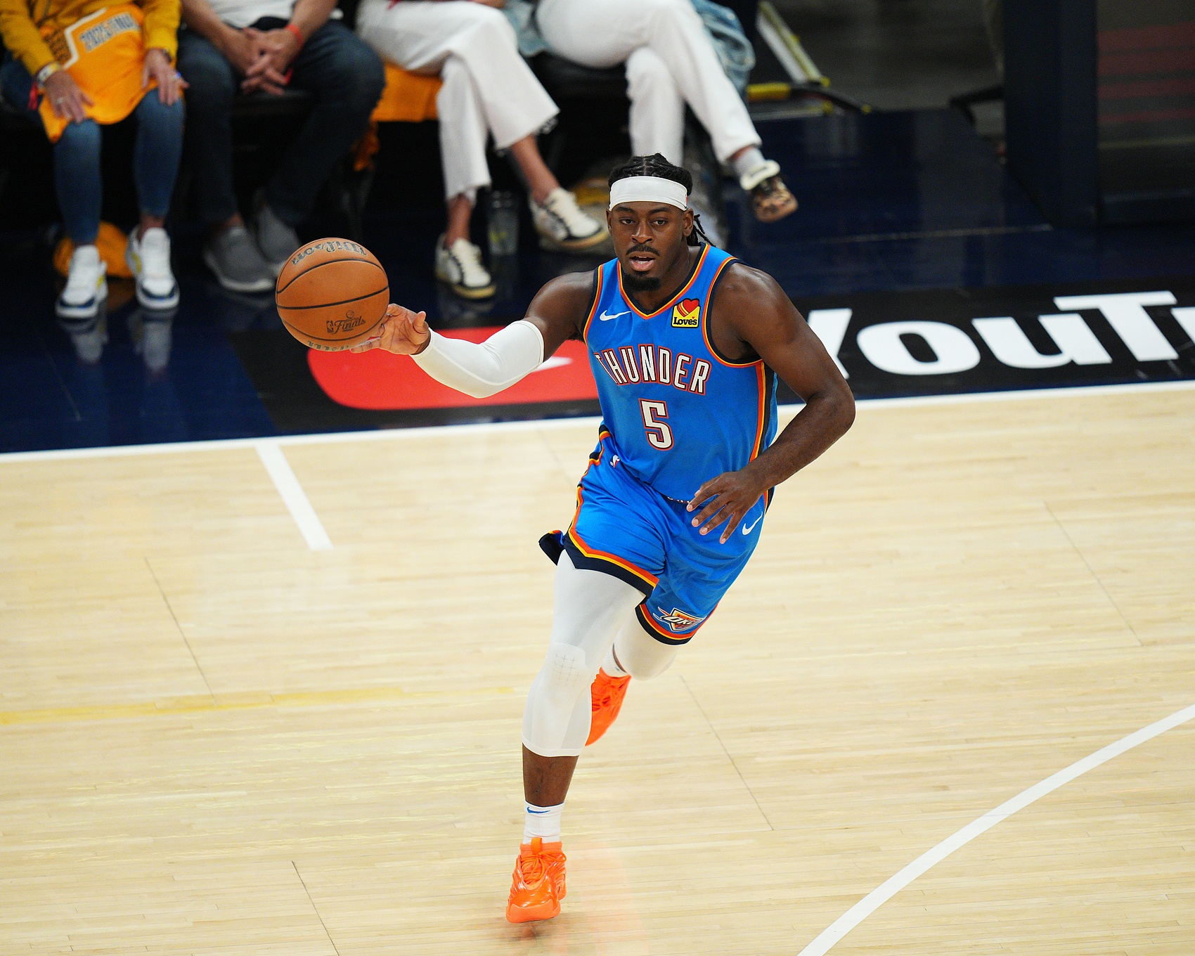 美记：多特在与马刺系列赛中表现糟糕 是促使其被交易的重要原因