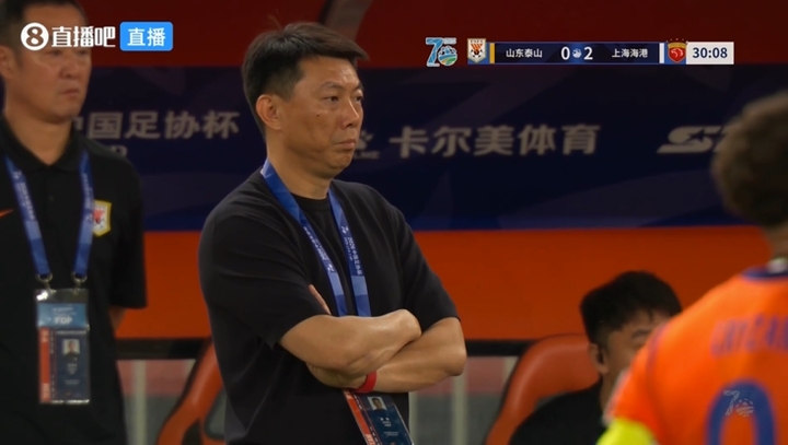 半小时换人！泰山0-2落后换上瓦科，换下首发的依木兰