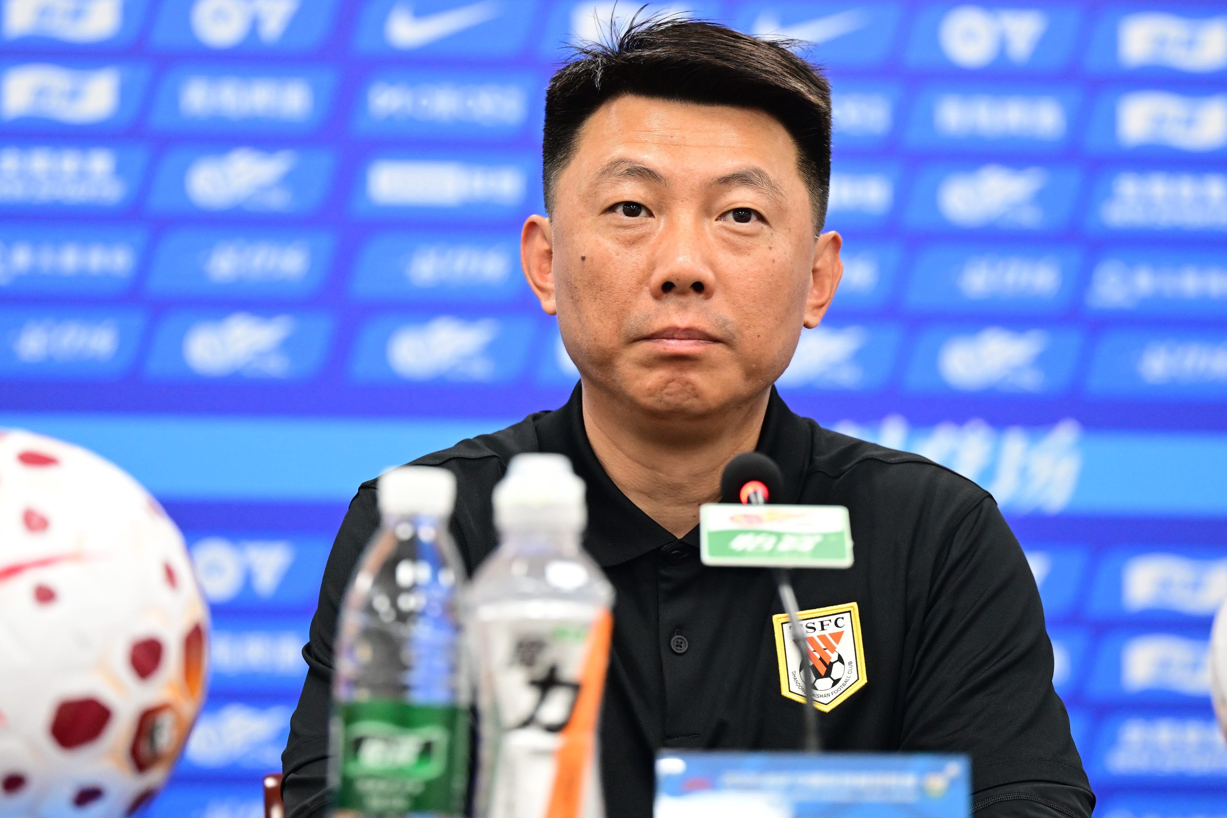 鲁媒：泰山队输了比分却没输掉骨气，绝境里没有摆烂、没有放弃