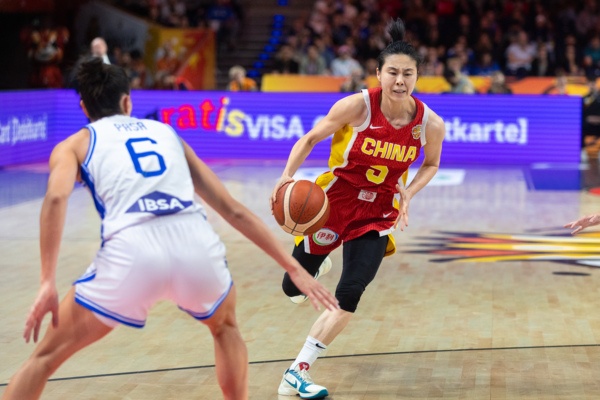 Respect！王思雨赛前透露脚仍然很疼 带伤贡献5+5+6+2&正负值+17