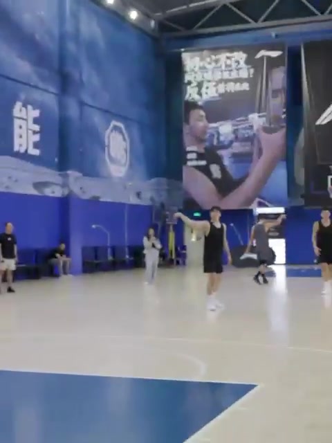 库里社媒晒照：首次随Curry Brand和李宁开启中国行 燥起来！