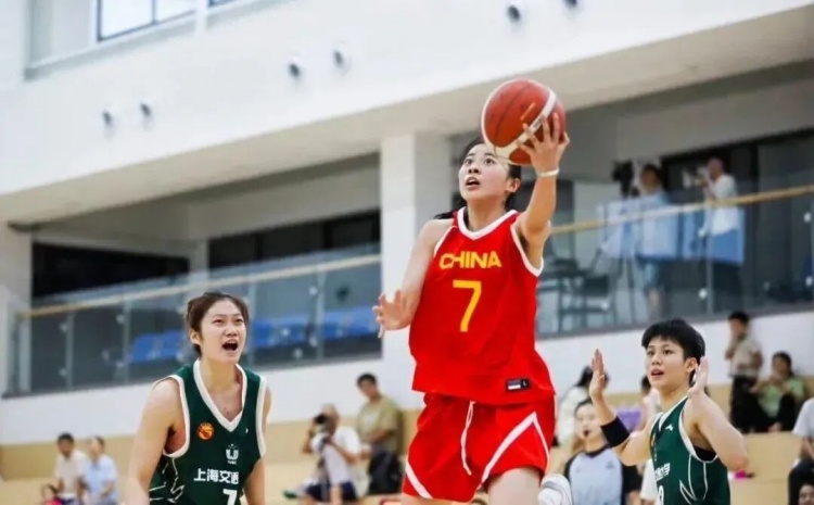 中国女篮控卫之殇，怪宫鲁鸣有用吗