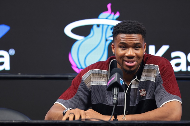 美记：字母哥稳居NBA前五 他上场就能打爆对手