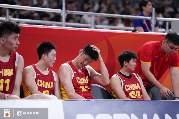 媒体人：中国男篮抗压能力很弱 顺风一拥而上&逆风雪中送炭的人少